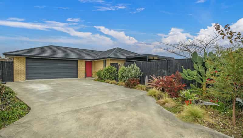 11 Pearl Grove, Ashhurst