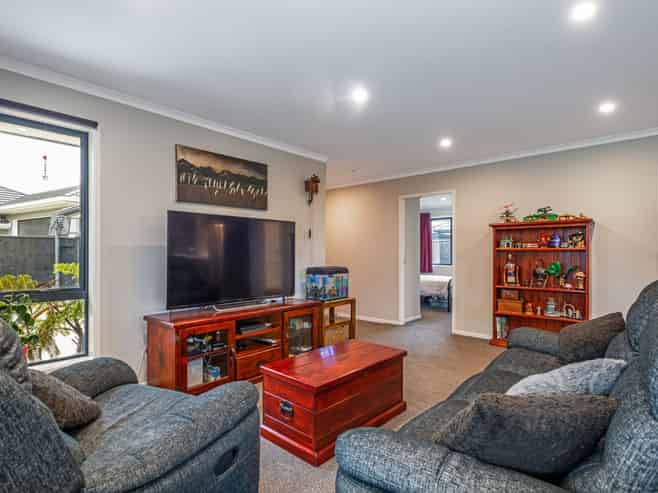 11 Pearl Grove, Ashhurst