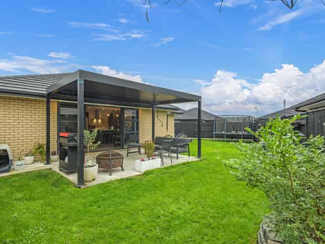 11 Pearl Grove, Ashhurst
