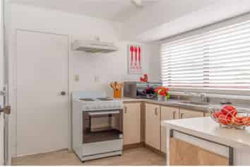 2/4 Tyndrum Place, Highland Park