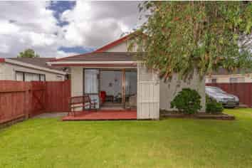 2/4 Tyndrum Place, Highland Park