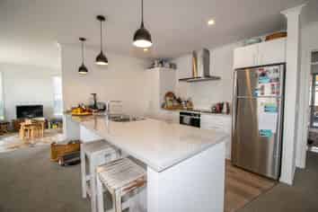 2 Piper Lane, Burleigh