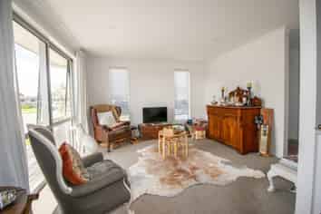 2 Piper Lane, Burleigh