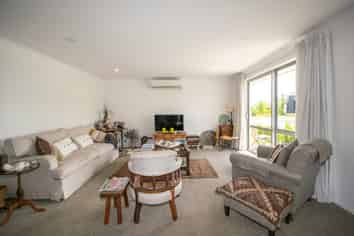 2 Piper Lane, Burleigh