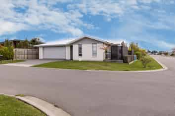 2 Piper Lane, Burleigh
