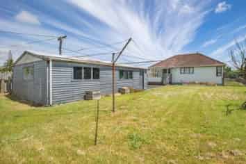1 Gladstone Street, Foxton