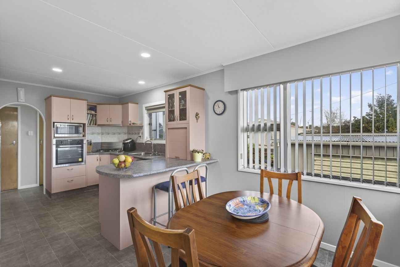 Spacious Family Living with XL Garaging - Ansicht 4
