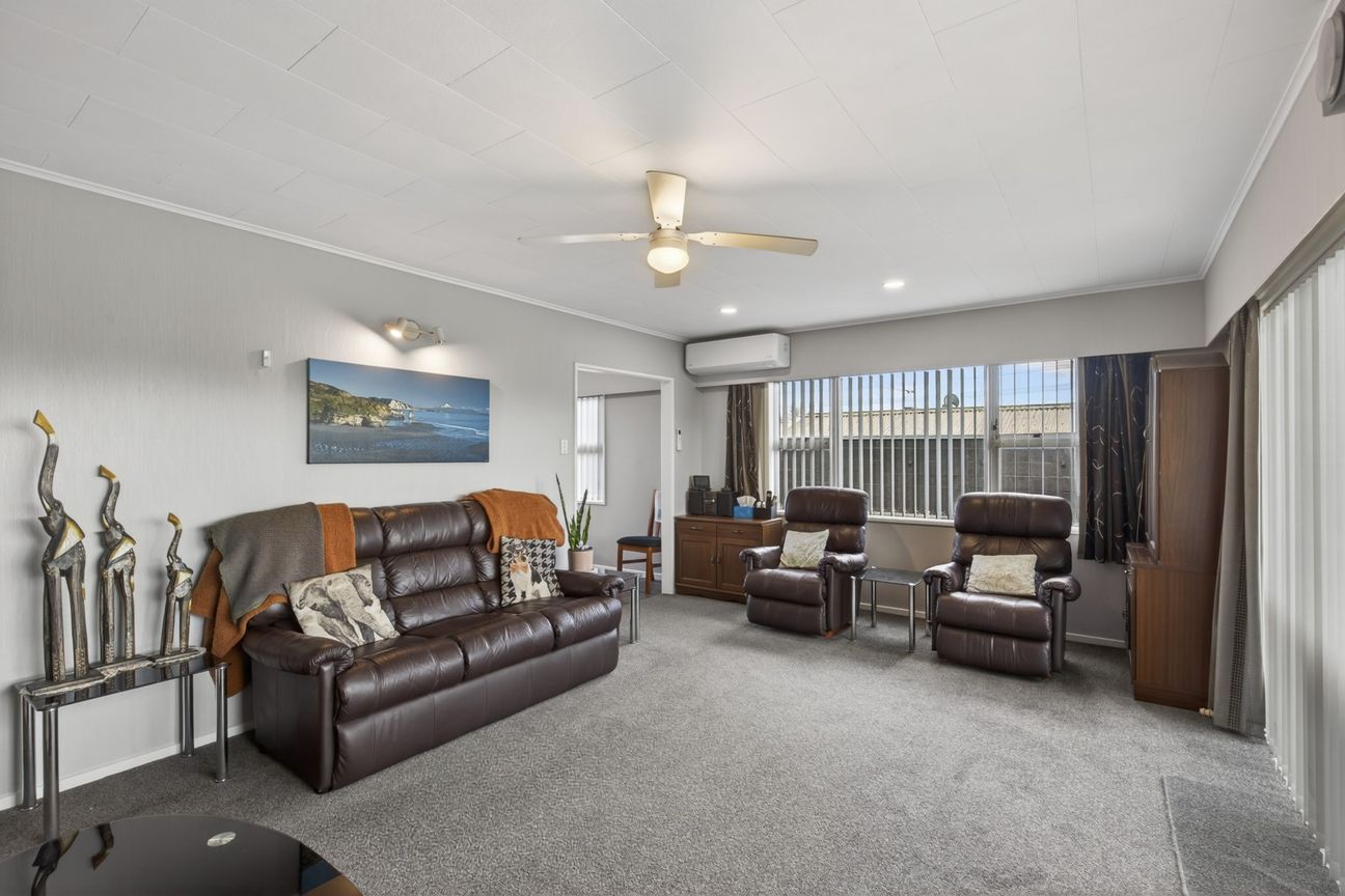 Spacious Family Living with XL Garaging - Ansicht 3