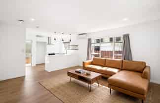 2/8 Thistledew Place , Bayview