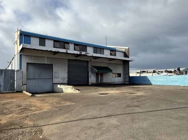 1,700sqm Warehouse Plus Secure Yard For Lease