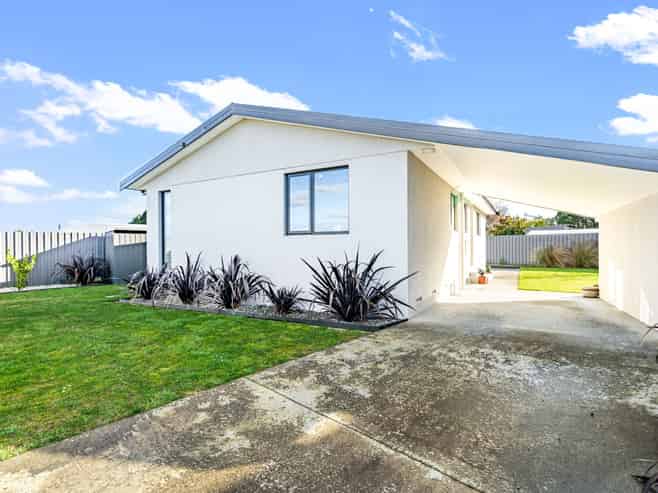 102 Findlay Road, Ascot