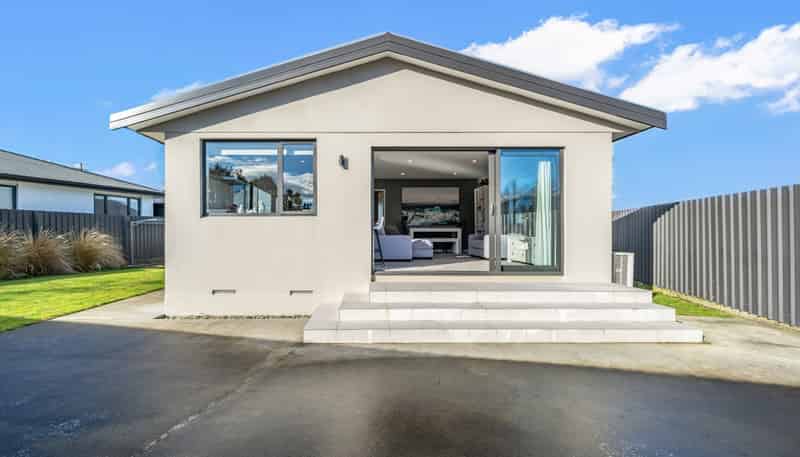 102 Findlay Road, Ascot