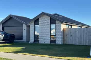 24 Strowan Avenue, Hampstead