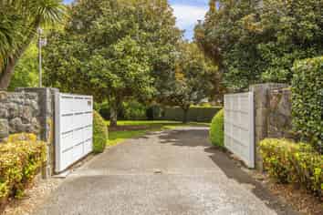 998 Peak Road, Waimauku