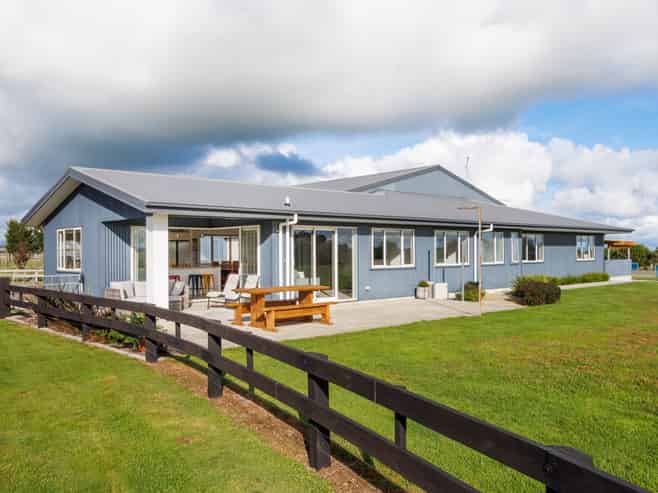 106 Reid Line East, Aorangi