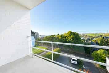 6/76 Coates Avenue , Orakei
