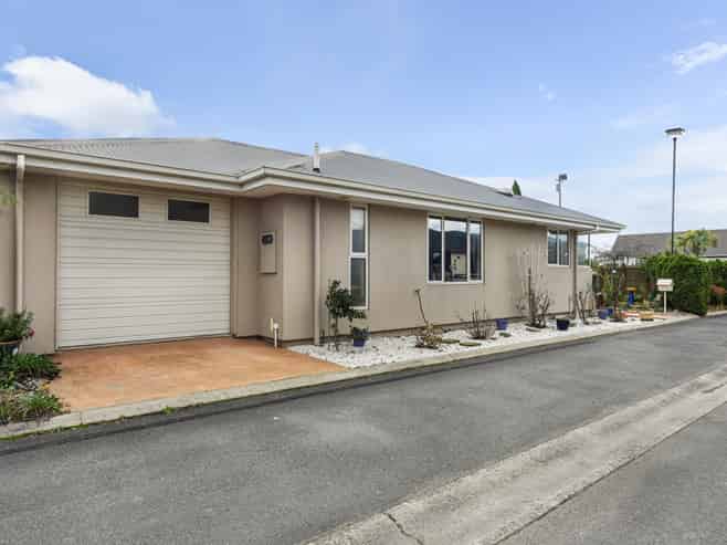 1 Ivy Crescent, Richmond