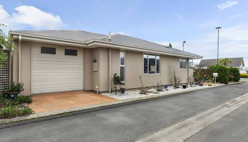 1 Ivy Crescent, Richmond