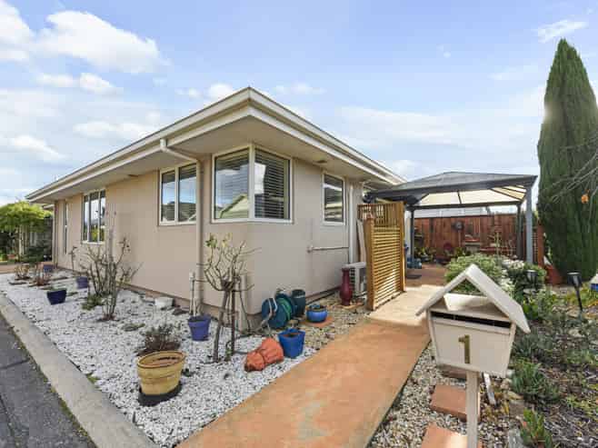1 Ivy Crescent, Richmond