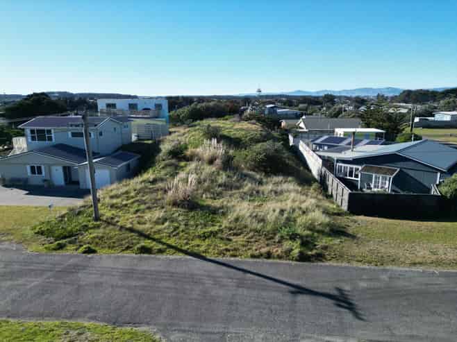 37 Marine Parade South, Foxton Beach