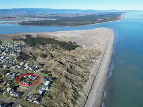 37 Marine Parade South, Foxton Beach