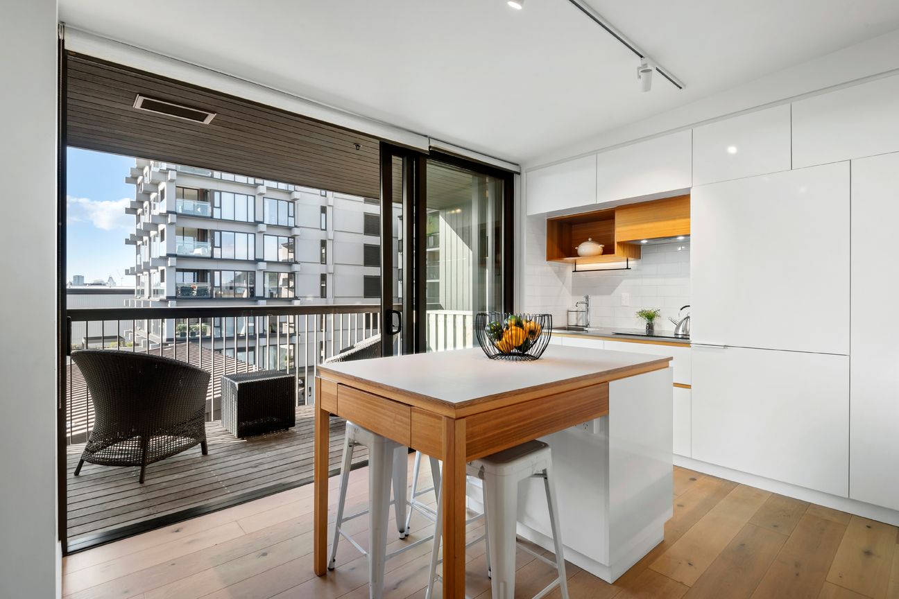 Modern Two-Bedroom Apartment with Carpark - Prime City Fringe Location - Fler