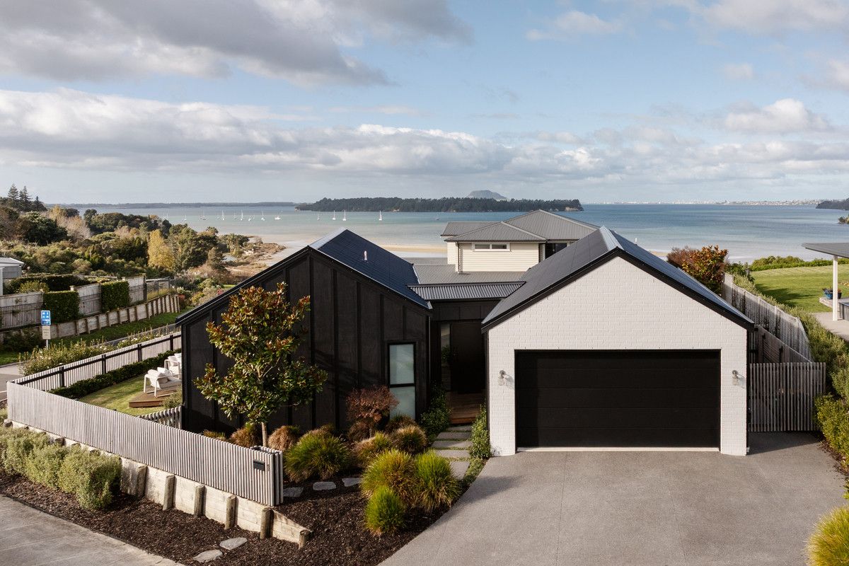 Modern Architectural Residence with Panoramic Views - Aanzicht 5