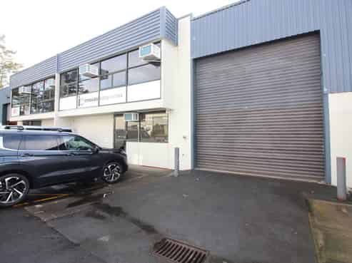 Office/warehouse offered for lease