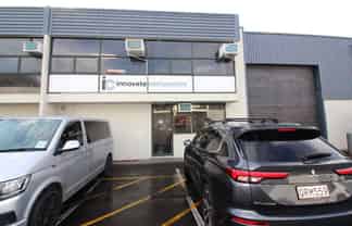Office/warehouse offered for lease
