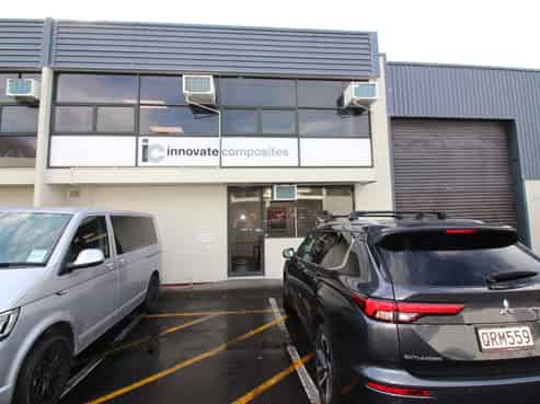Office/warehouse offered for lease