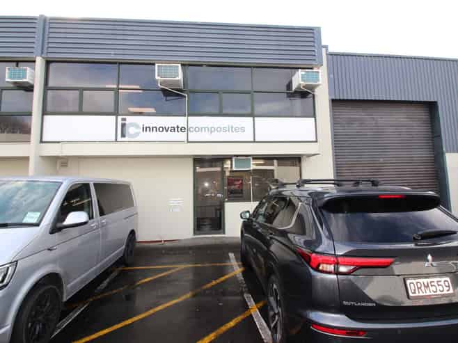 Office/warehouse offered for lease