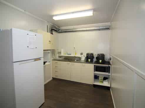 Office/warehouse offered for lease