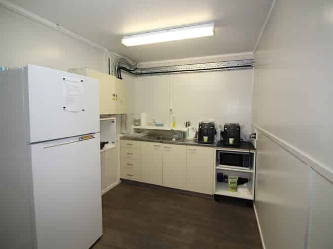 Office/warehouse offered for lease
