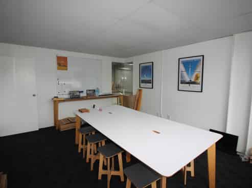 Office/warehouse offered for lease