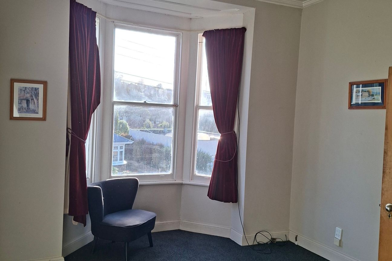 location is king, Morington behind the supermarket – pohled 2