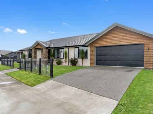 4 Sydney Place, Flagstaff
