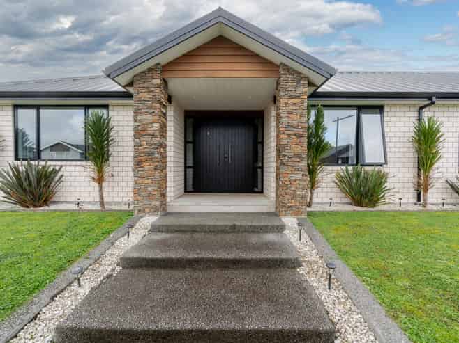 4 Sydney Place, Flagstaff