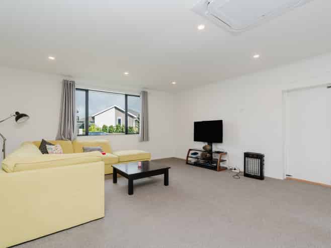 4 Sydney Place, Flagstaff