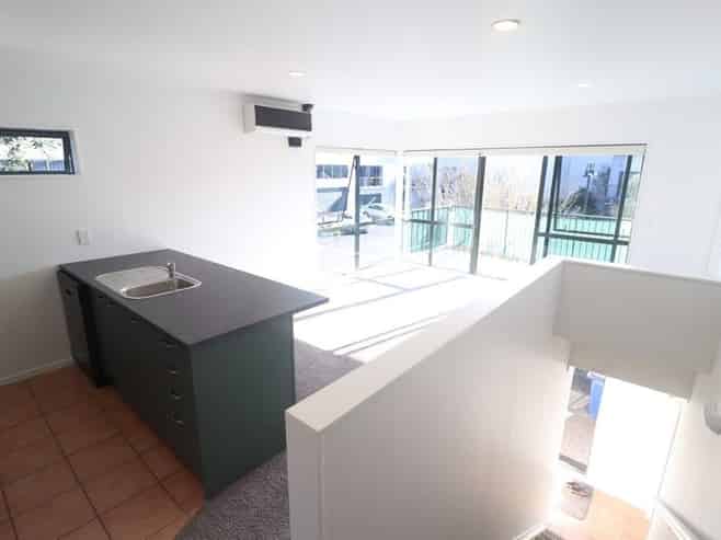 18 Airborne Road, Rosedale