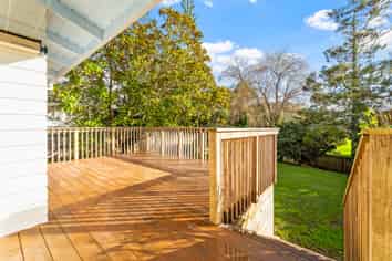 16 Dobell Road, Stanmore Bay