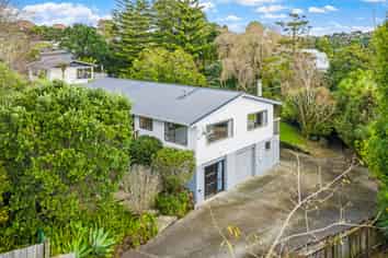 16 Dobell Road, Stanmore Bay
