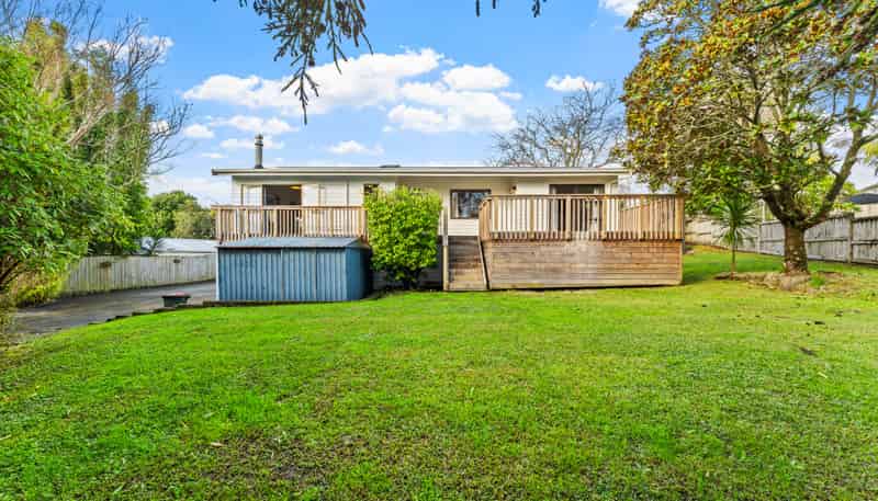16 Dobell Road, Stanmore Bay