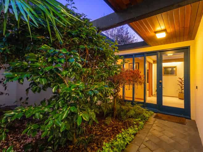 10 Edgewater Street, WAIKANAE