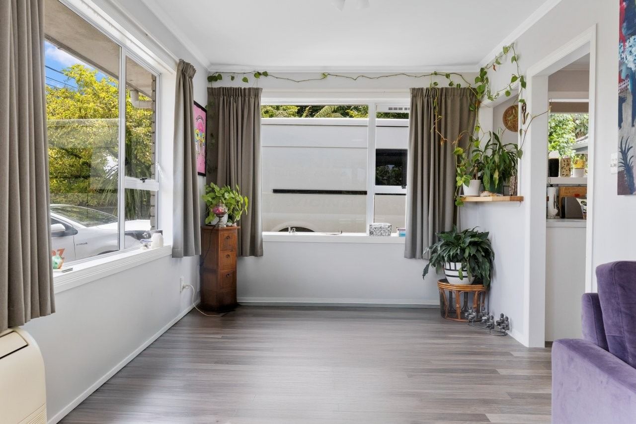 Modern Comfort in Prime Location - Short or Long Term, Pets Considered - Ansicht 6