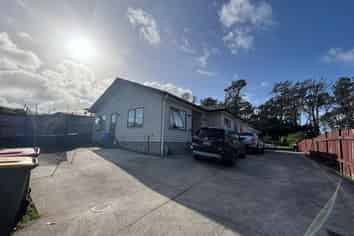 9 Thornlow Street, Glendene