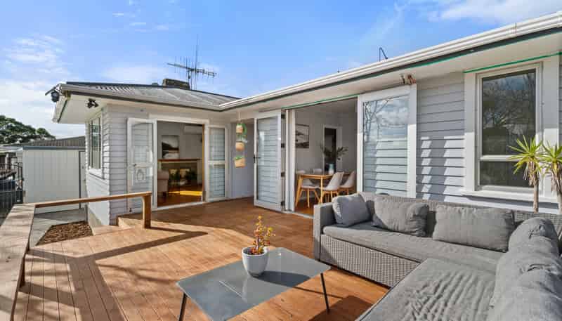 15A Queen Road, Bellevue
