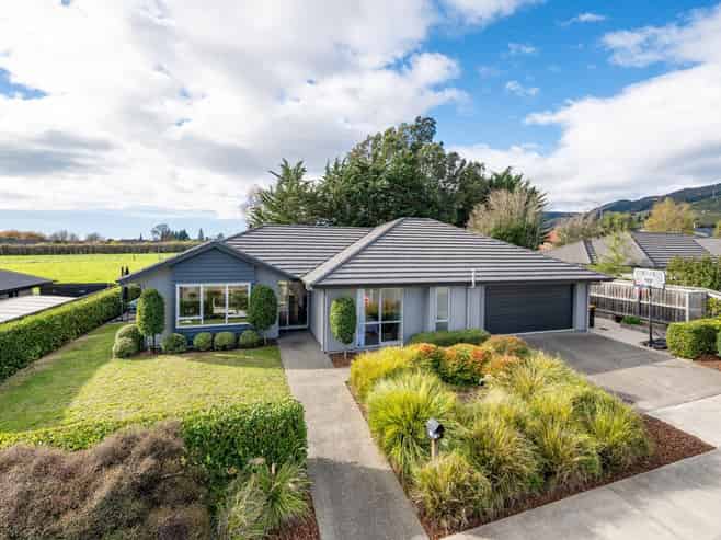 4 Campari Drive, Richmond