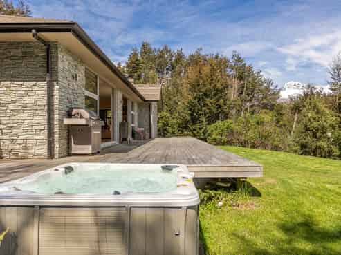 7 Tall Tree Lane, Glenorchy