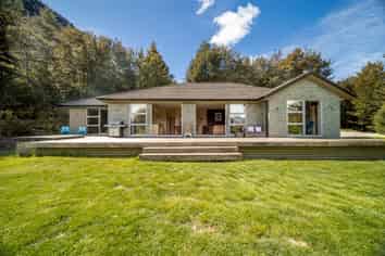 7 Tall Tree Lane, Glenorchy