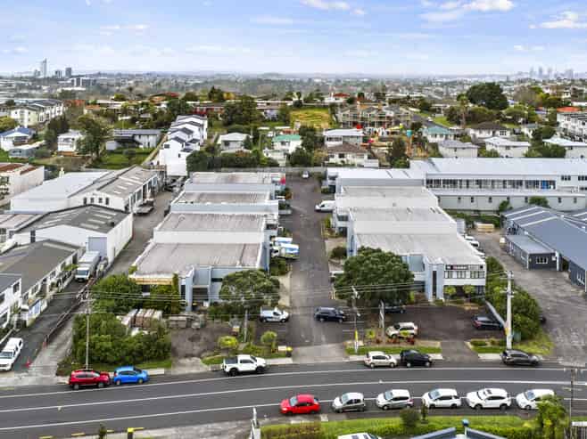 424sqm industrial – Wairau Valley